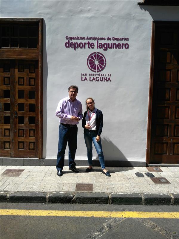 Agustín Hernández felicita a Irina López por su buen inicio en la Liga Nacional de Kárate   