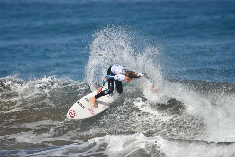 Melania Suárez triunfa en el Open LPA Surf City