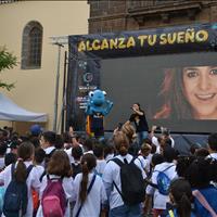 Unos 200 escolares de La Laguna visitaron la  “Fan Zone” de la Plaza de  La Concepción