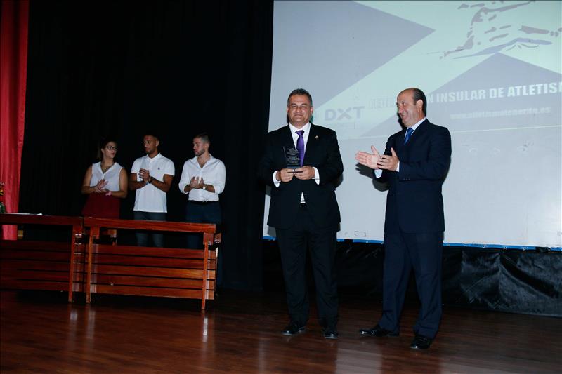 La Laguna, reconocida por la Federación de Atletismo de Tenerife por su trabajo en favor de este deporte