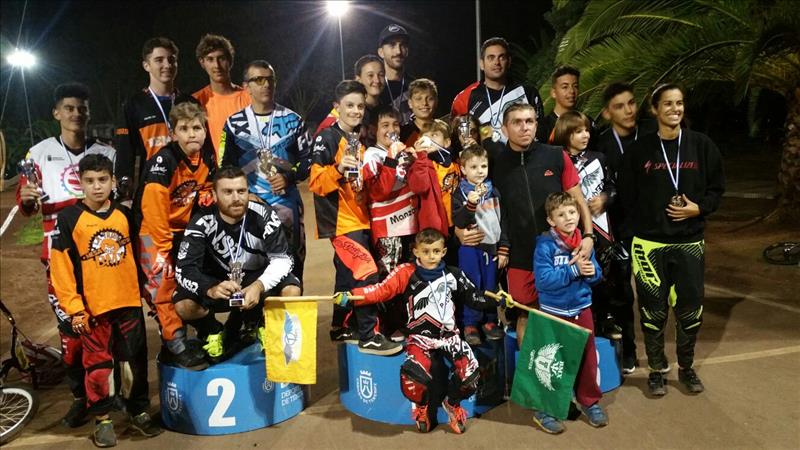 El T-Riders domina la Copa de Tenerife de BMX