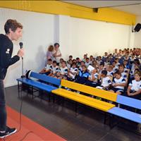 El CEIP Fernando III El Santo recibió este viernes la visita de Elisa Aguilar en la actividad “La Copa del Mundo para Todos”