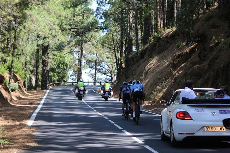 Adrià Moreno, líder de la LXIII Vuelta Ciclista Isla de Tenerife a falta de una etapa