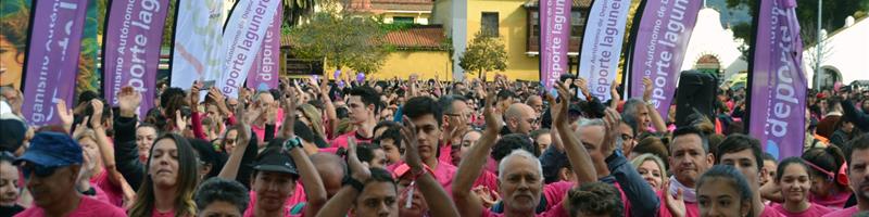 La ‘Marea Rosa’ de la XI Carrera Solidaria de la Mujer congregó a unos 2.500 participantes